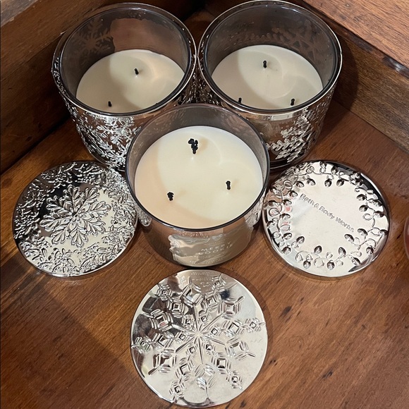 Bath & Body Works Candle Lot of 3 Plus Two Candle Holders And 3 Scented Candles - Picture 9 of 10